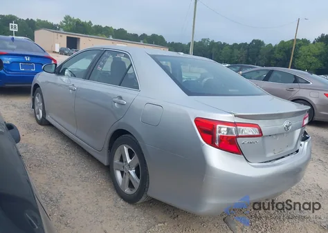 2013 Toyota Camry Se z USA, uszkodzony, nr VIN 4T1BF1FK0DU650897